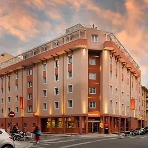 Hotel Easyhotel Palais Des Congrès – Old Town **