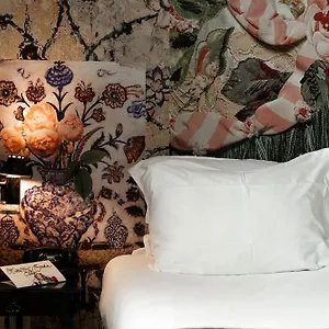 Du Petit Moulin, Haute Couture By Lacroix 4*, Paris Frankreich